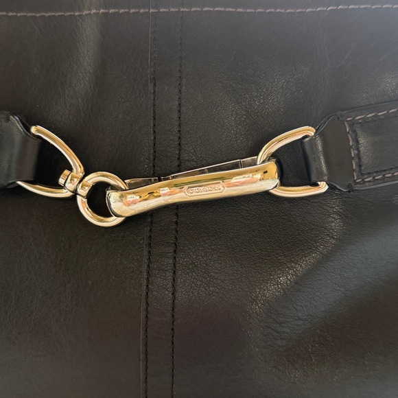 Coach Vintage Black Leather Handbag - Picture 2 of 11